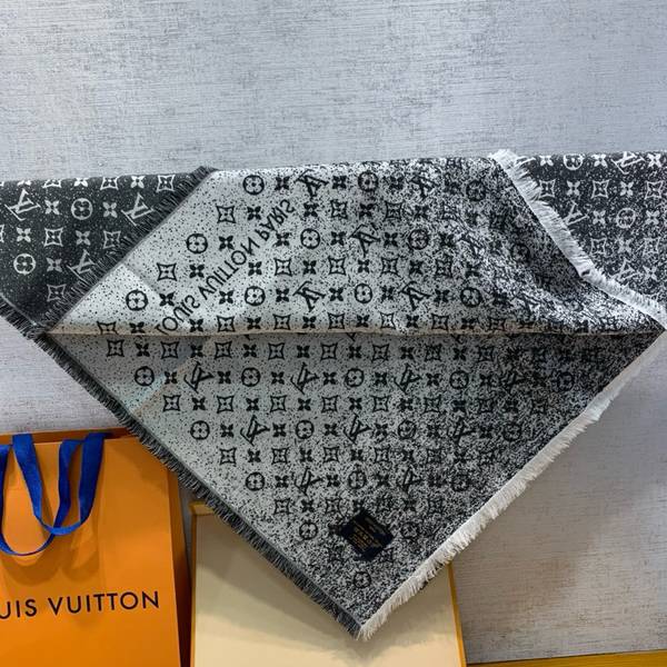 Louis Vuitton Scarf LVC00481